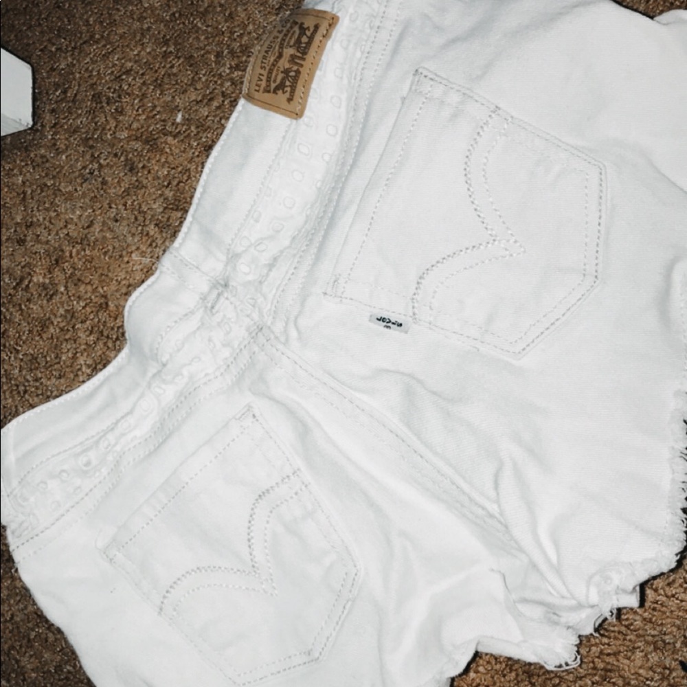 White Levi jean shorts